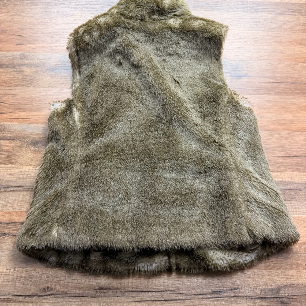Loft size 2 Faux Fur Vest in Gray - Picture 3 of 6